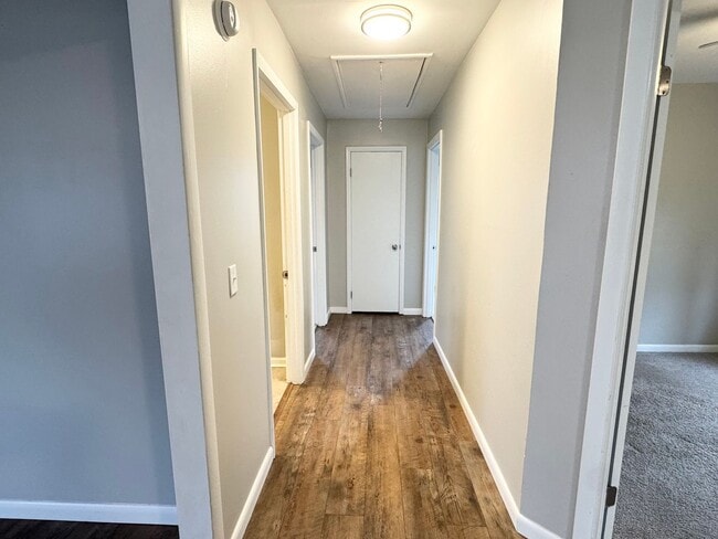 Building Photo - *3- Minutes from Jennie Stuart Medical Center*