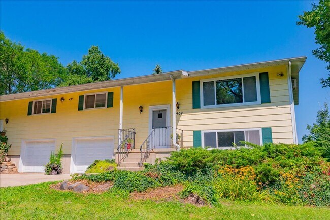 Building Photo - 6404 Maywood Ave