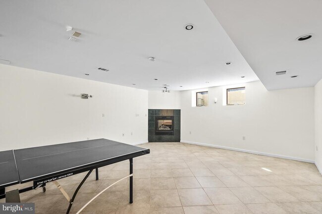 Building Photo - 10009 Sinnott Ct