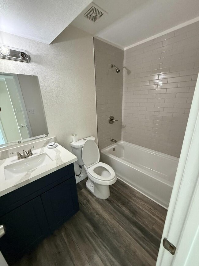 Building Photo - 2 bedroom in PHOENIX AZ 85051