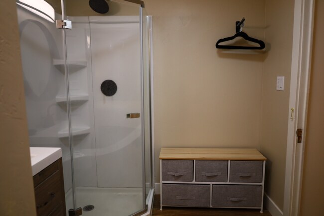 Building Photo - 351 N Main St