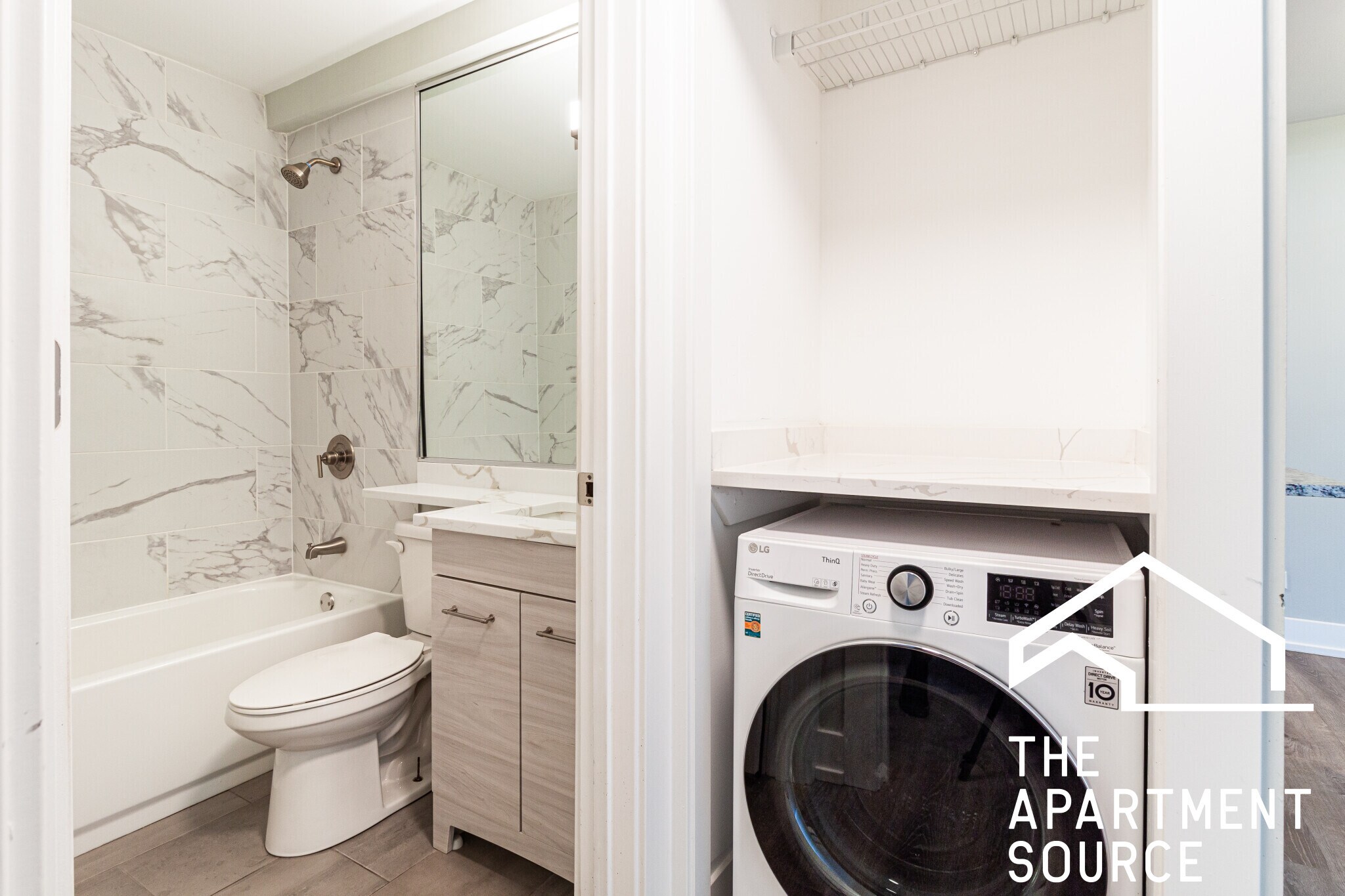 Building Photo - 454 W Barry Ave