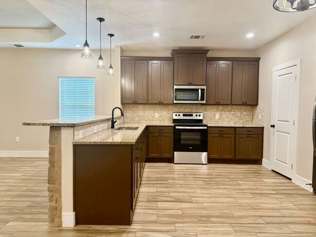 Building Photo - 144 CR 6813