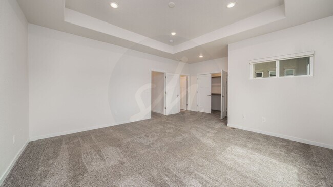 Building Photo - 5747 Villa Lorenzo Dr