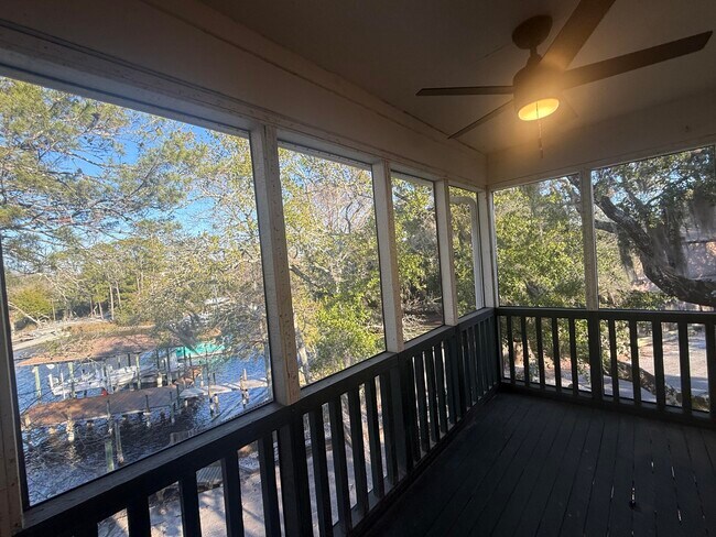 Building Photo - 300 Yacht Club Dr