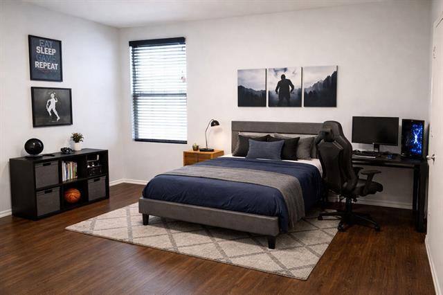 Building Photo - 16709 Woodside Dr