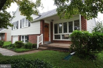 Building Photo - 511 Wellington Rd