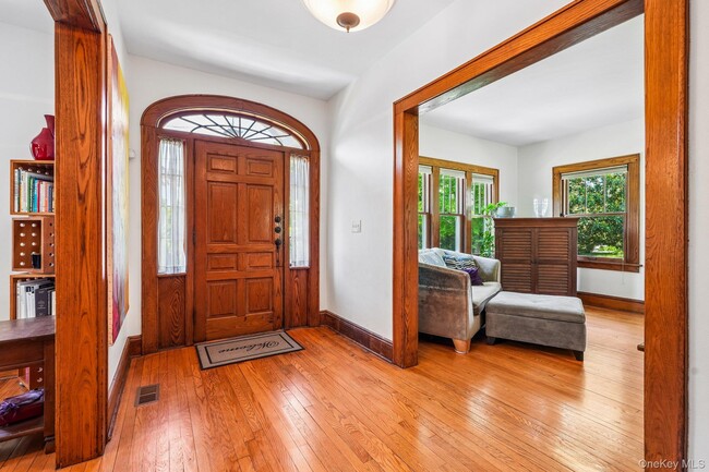 Building Photo - 281 Piermont Ave