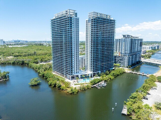 Building Photo - 16385 Biscayne Blvd