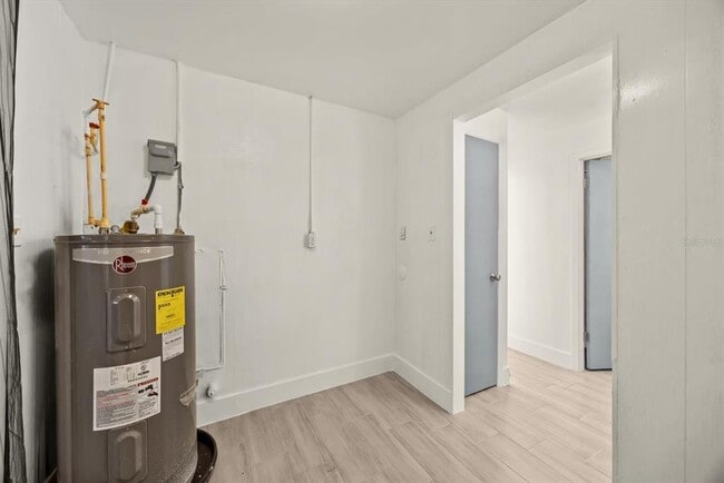 Building Photo - 31300 US-441