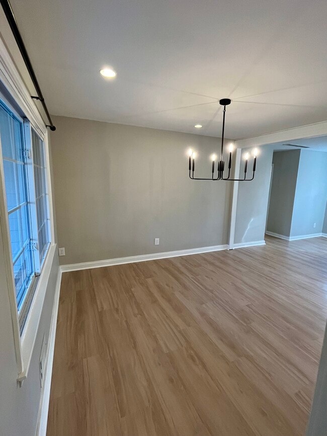 Building Photo - 3803 Brunswick Dr