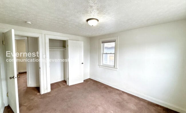 Building Photo - 1098 E 17th Ave