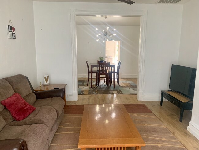 Building Photo - 514 W Park St