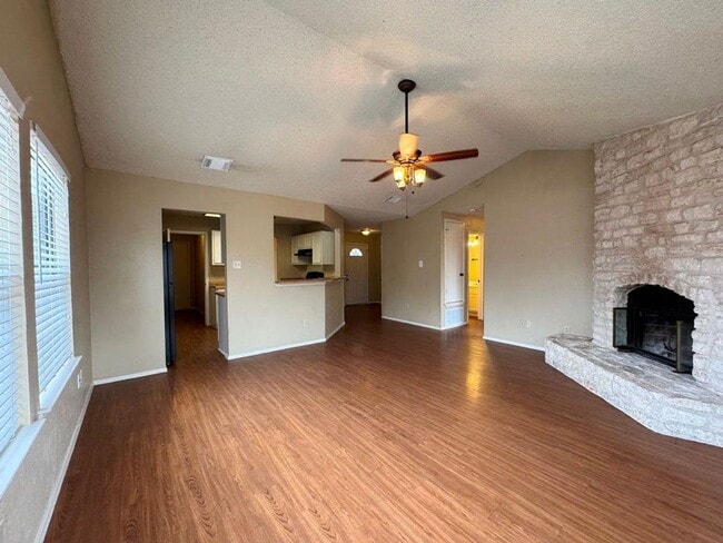 Building Photo - Come see this great single-story home available in Buckingham Estates subdivision!