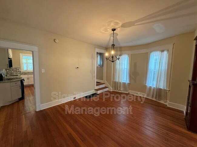 Building Photo - 864 Mulberry Ave