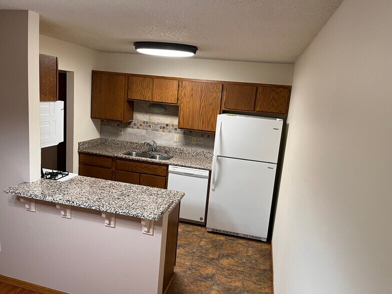 Kitchen - 4551 Scott Trl