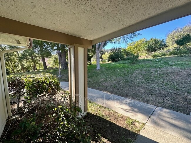 Building Photo - 10020 Larwin Ave