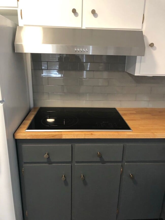 Building Photo - 3642-3652 Allison St.