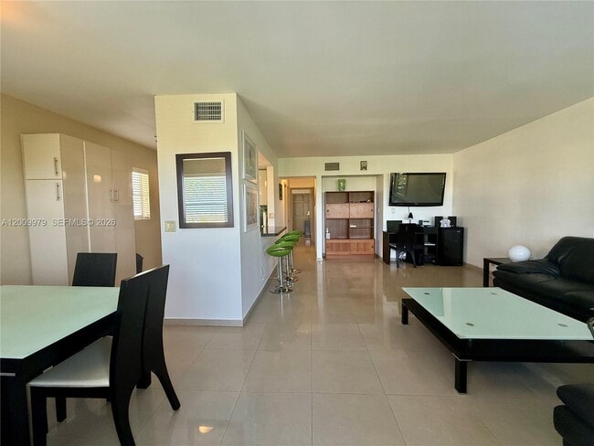 Building Photo - 467 Golden Isles Dr