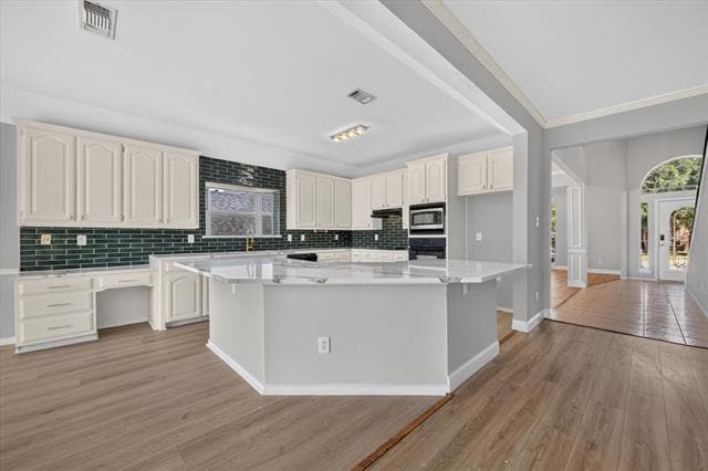 Building Photo - 305 Brazil Dr