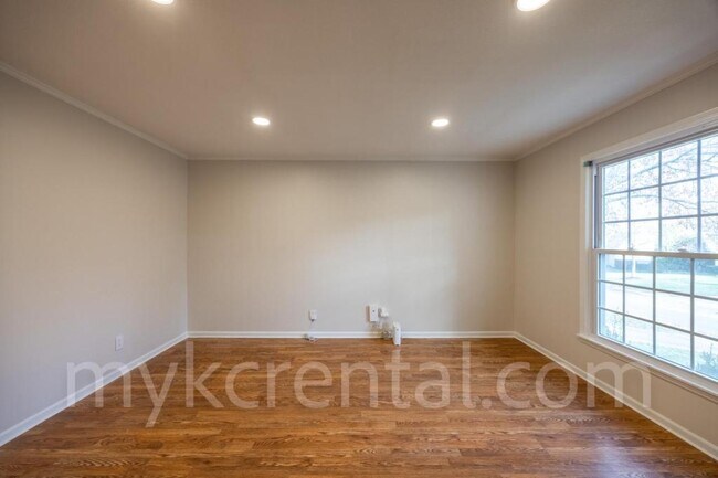 Building Photo - 12012 Ensley Ln