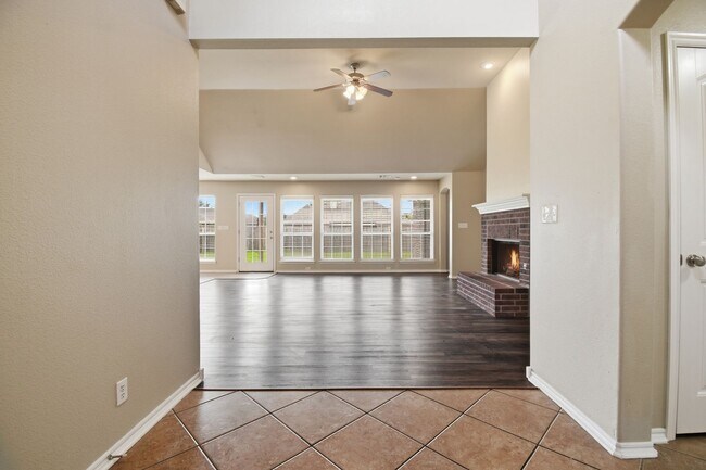 Building Photo - 3 Bed | 2 Bath | Jenks | Available Now