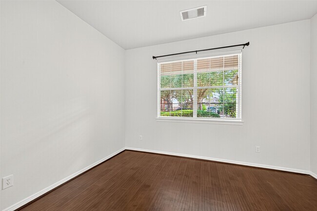 Building Photo - 2815 Sage Creek Ct