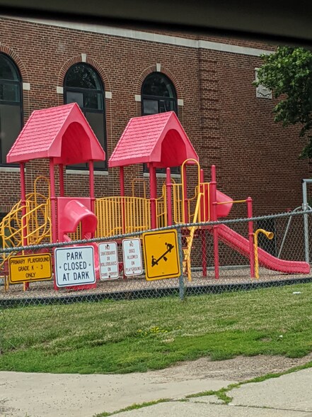 Building Photo - 118 E Cayuga St