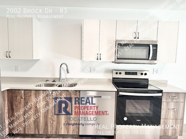 Building Photo - 2002 Brock Dr