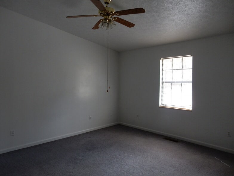 Building Photo - 124 Forest Meadow Ln