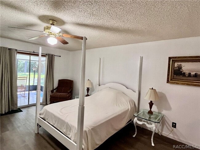 Building Photo - 801 N Country Club Dr