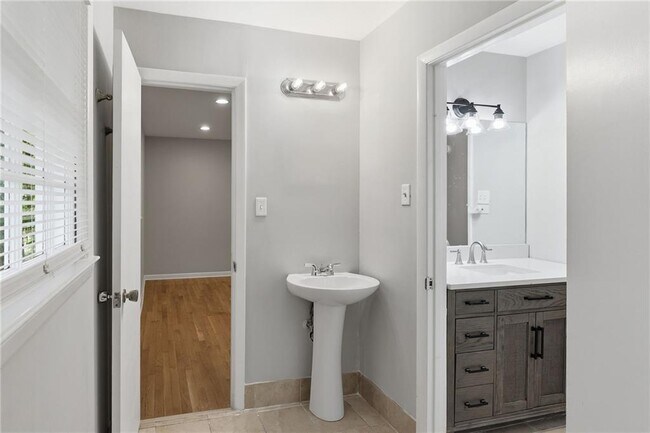 Building Photo - 4411 Langdon Dr