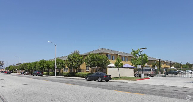 Primary Photo - Sunshine Terrace Apartments