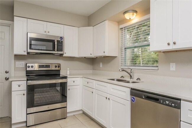 Building Photo - 5312 Wren St