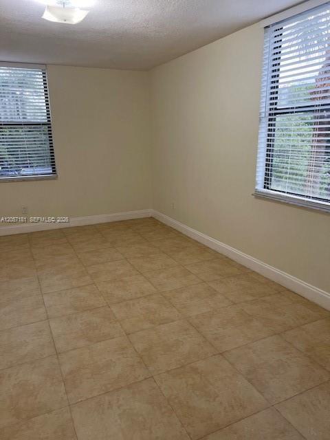 Building Photo - 14525 N Kendall Dr