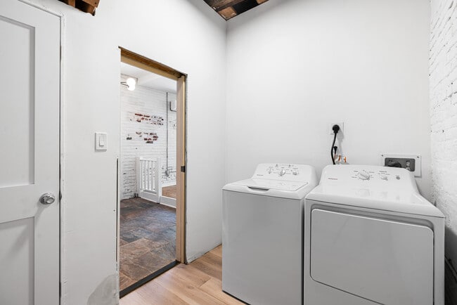 Building Photo - 116 Turner St