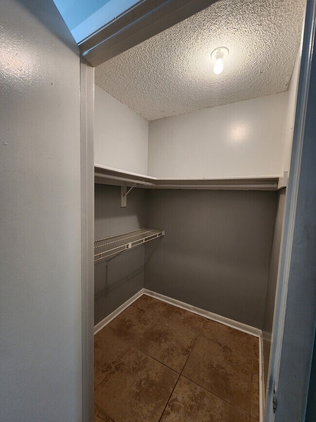 Building Photo - 455 Alt 19