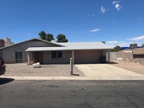Building Photo - Three Bedroom, Three Bath Home with Open F...