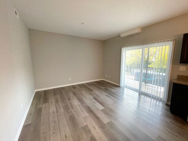 Building Photo - 811 E Main St