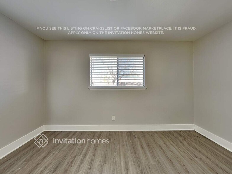 Building Photo - 923 Meadow Mead Dr