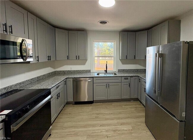 Building Photo - 889 W Main St