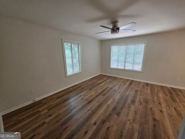 Building Photo - 76 Cobblestone Creek