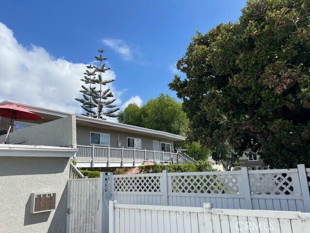 Building Photo - 2869 Mendoza Dr