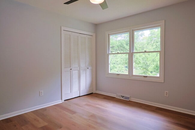 Building Photo - nice renovated 4 Bed 3 Bath