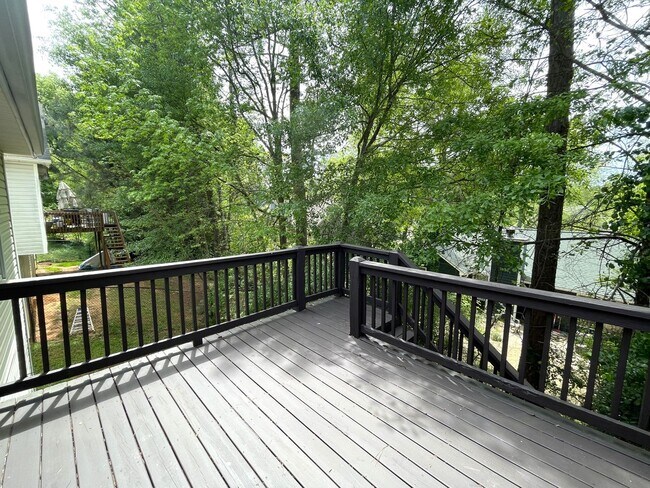 Building Photo - 335 Spring Lake Ct