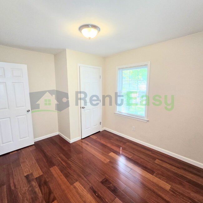 Building Photo - 3129 Woodbaugh Dr