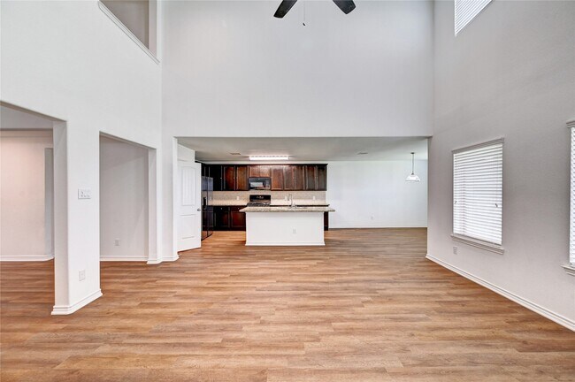 Building Photo - 9230 Mission Arbor Ln