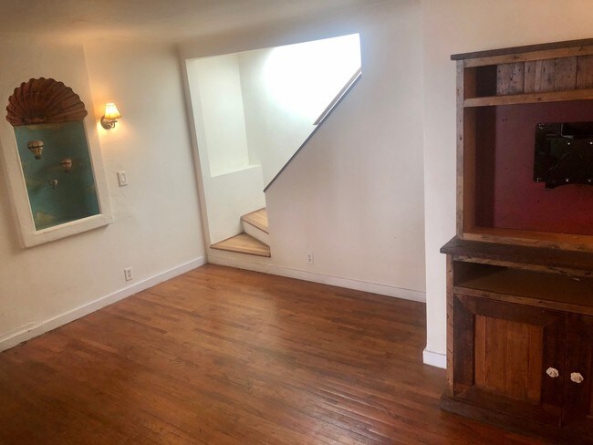 This room designed by HGTV! - 6107 Saturn St