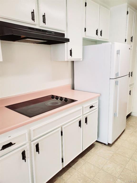kitchen - 14141 Dickens St