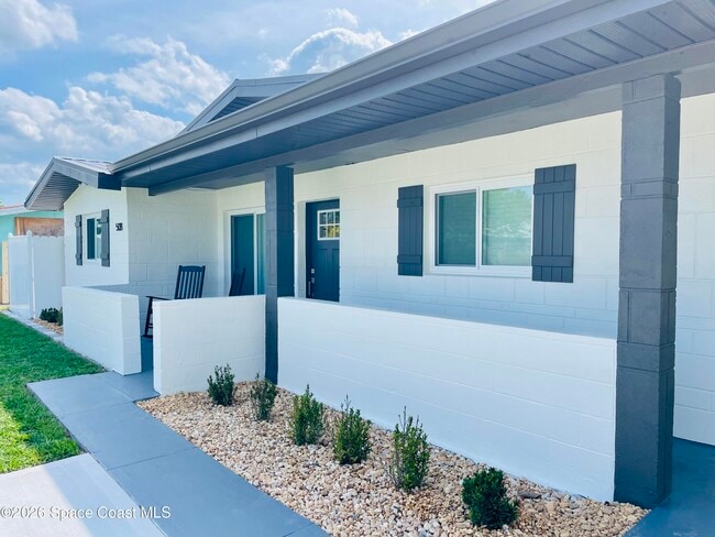 Building Photo - 508 Comanche Ave